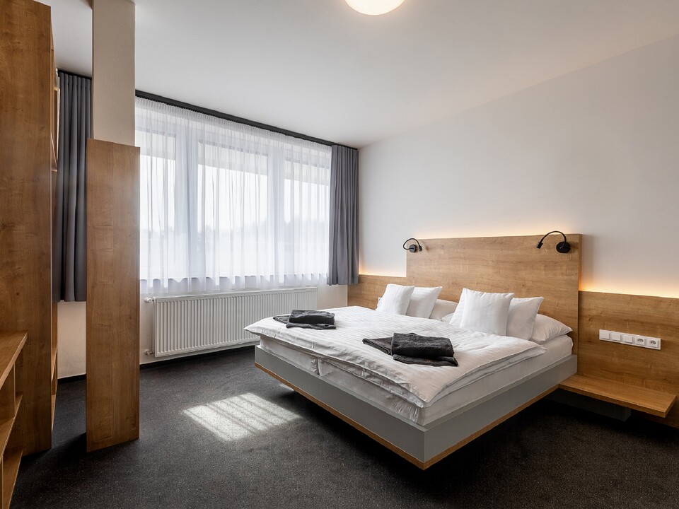 Kliknutím zvětšíte 878a1077