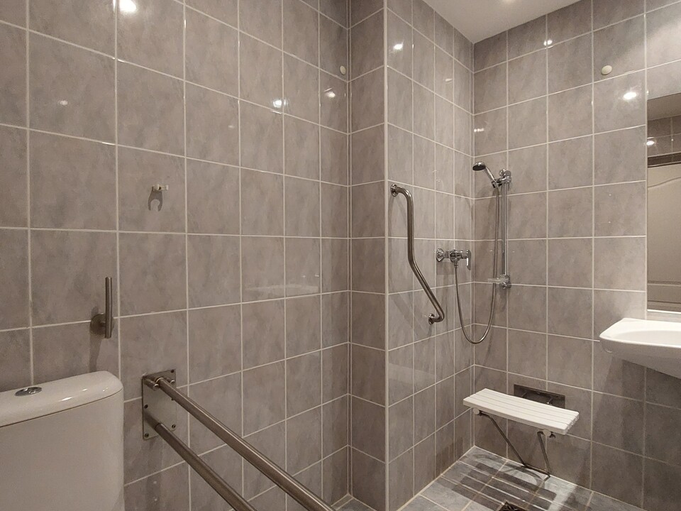 Kliknutím zvětšíte bazbarierova-koupelna